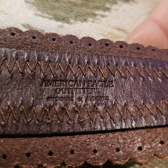 Brown leather belt. - Picture 2 of 5